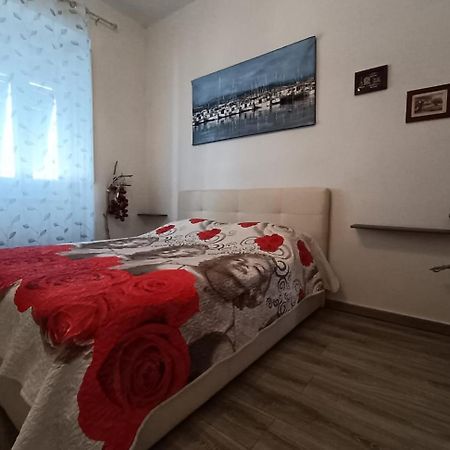 Piccione Marittimo Appartamento Vicinanze Mare リヴォルノ エクステリア 写真